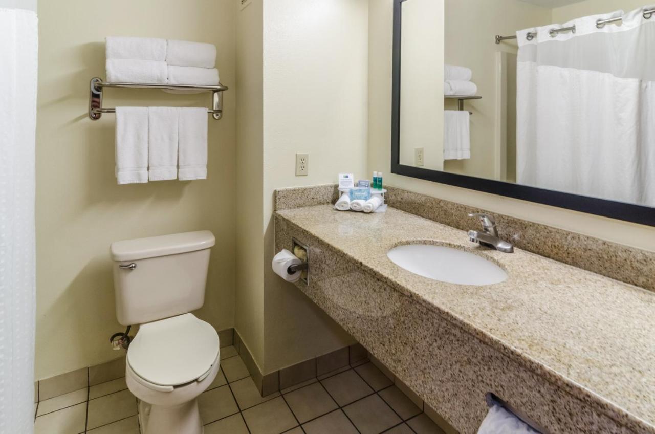 Holiday Inn Express Hotel & Suites Vinita By Ihg Ngoại thất bức ảnh